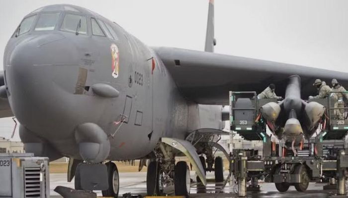 Không quân Mỹ hiện xác định oanh tạc cơ B-52 là một thành phần của năng lực tấn công tầm xa, bên cạnh vai trò trong lực lượng hạt nhân chiến lược.