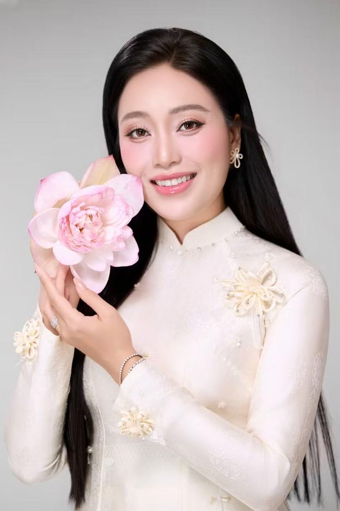 Huyền Trang từng giành ngôi vị Quán quân dòng nhạc Dân gian tại sân chơi "Sao Mai 2013"