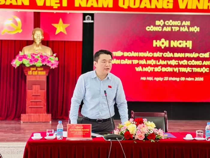 Đồng chí Duy Hoàng Dương, Trưởng Ban Pháp chế, HĐND Thành phố Hà Nội phát biểu kết luận hội nghị