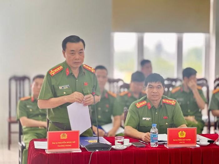 Đại tá Nguyễn Ngọc Mẽ, Trưởng phòng Cảnh sát thi hành án hình sự và hỗ trợ tư pháp, Công an Thành phố Hà Nội phát biểu tại hội nghị