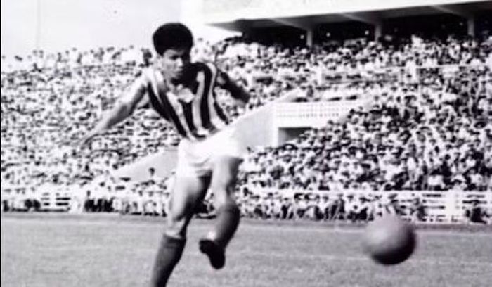 Cố tiền đạo Đội bóng đá Công an Hà Nội Từ Như Hiển (1945-2023) với cái chân trái cực khéo tung hoành sân cỏ Việt Nam thập niên 1960-1970 (Ảnh tư liệu)