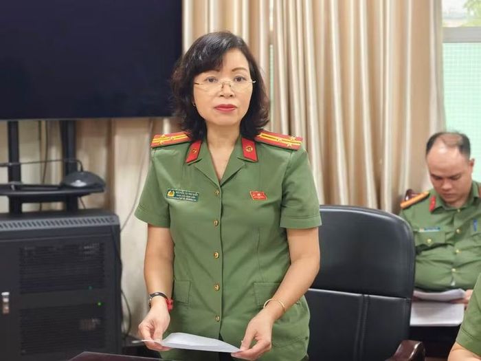 Thượng tá Nguyễn Thị Thu Hiền, Giám đốc Bệnh viện Công an thành phố Hà Nội phát biểu khai mạc và giới thiệu về Bệnh viện