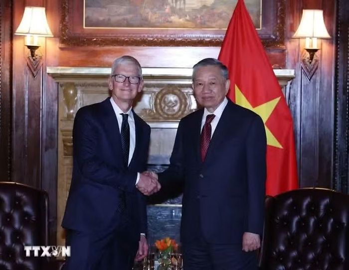 Tổng Bí thư, Chủ tịch nước Tô Lâm tiếp ông Tim Cook, Chủ tịch điều hành Tập đoàn Apple. (Ảnh: Thống Nhất/TTXVN)
