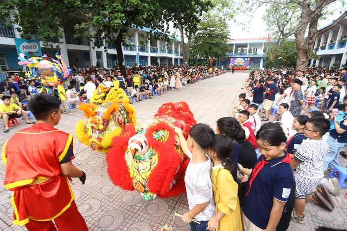 Chuỗi hoạt động phong phú trong ngày hội đã mang đến cho các em nhỏ một Tết Trung thu truyền thống vô cùng ý nghĩa và trọn vẹn