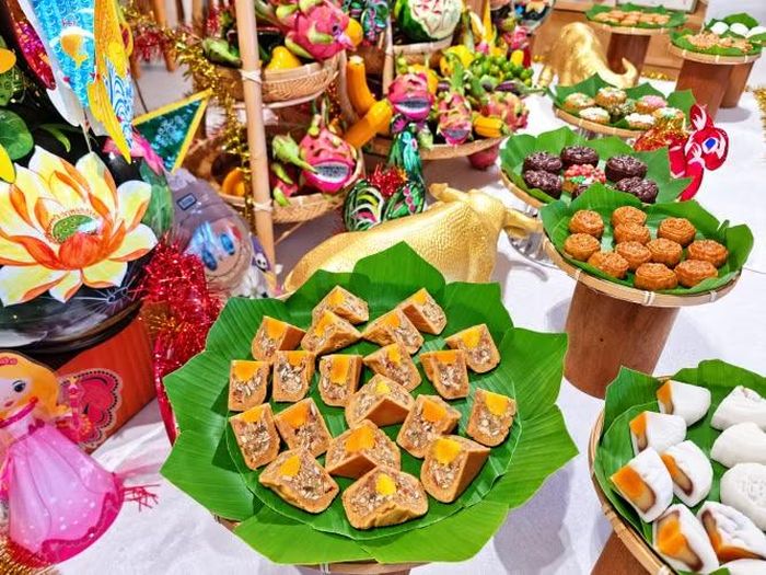 Những món tráng miệng dành riêng cho dịp Trung thu tại nhà hàng Mango giúp cả gia đình có thể phá cỗ ngay trong hành trình du lịch