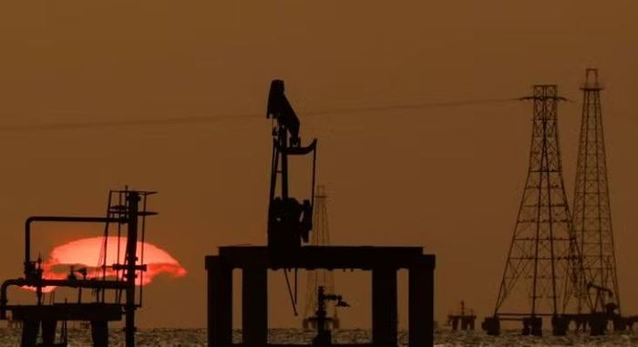 Vấn đề dầu mỏ đặc biệt được chú ý trong quan hệ Mỹ-Venezuela. Chính quyền ông Trump đã thúc đẩy việc khôi phục ngành dầu khí Venezuela sau khi Washington bắt ông Maduro.
