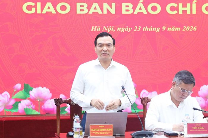 Ông Nguyễn Minh Chung - Ủy viên Ban Thường vụ, Trưởng Ban Tuyên giáo Đảng ủy MTTQ, các đoàn thể Trung ương phát biểu tại Hội nghị.