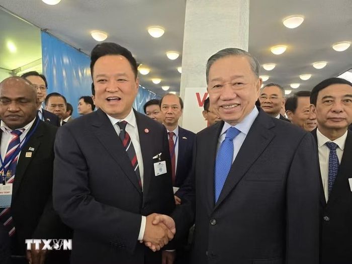 Tổng Bí thư, Chủ tịch nước Tô Lâm gặp Thủ tướng Thái Lan Anutin Charnvirakul. Ảnh: TTXVN. 