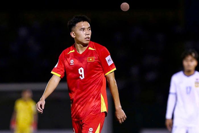  Minh Khoa trong lần ra sân duy nhất trong màu áo tuyển Việt Nam tính tới hiện tại. Ảnh: Tâm Minh. 