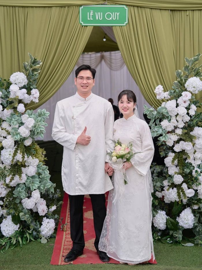 Vì cũng theo ngành học Bác sĩ đa khoa nên cả hai thấu hiểu, thông cảm cho nghề nghiệp của nhau.
