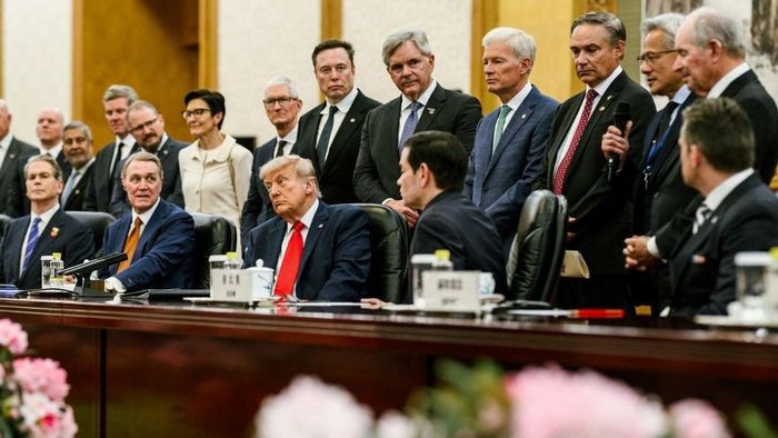 Dàn CEO công nghệ hùng hậu tháp tùng Tổng thống Trump trong chuyến thăm Trung Quốc hồi tháng 5 cho thấy mức độ quan tâm của giới doanh nghiệp đối với hợp tác công nghệ giữa hai nền kinh tế lớn nhất thế giới. Ảnh: MEGA.