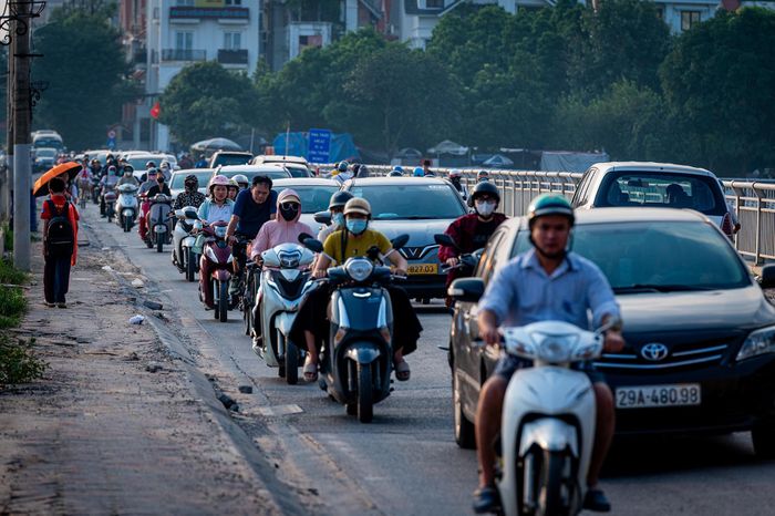  Việc cấm ôtô đi thẳng từ đường Trung Thư trong giờ cao điểm nhằm phân luồng lại hướng phương tiện lưu thông, đồng thời giảm tải áp lực giao thông tại nút giao Trung Thư - Trung Văn - Tố Hữu. 
