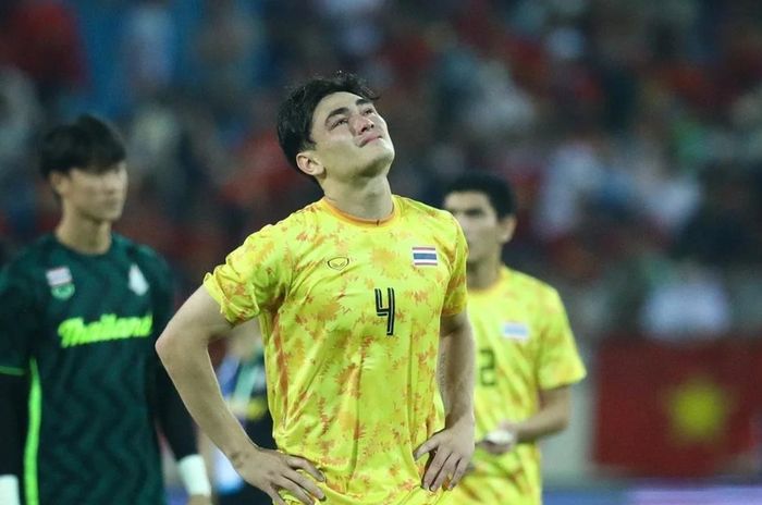 Liên đoàn Bóng đá Thái Lan xác nhận Jonathan Khemdee dính chấn thương không thể tham dự FIFA ASEAN Cup. Ảnh: Minh Chiến.