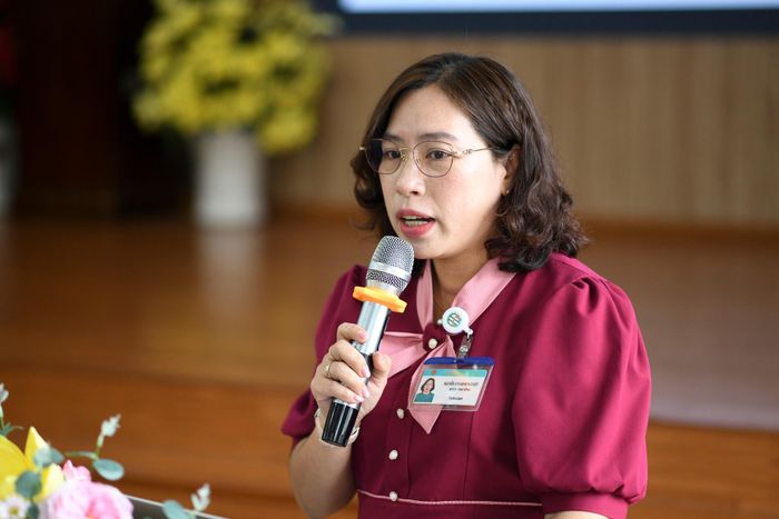“Nhà trường luôn tạo điều kiện để phụ huynh giám sát bữa ăn, và rất mong nhận được sự góp ý từ cha mẹ học sinh để hoạt động ngày càng tốt hơn”, Hiệu trưởng Nguyễn Thị Minh Nguyệt nhấn mạnh.