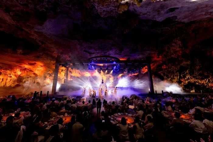 Độc đáo show thực diễn tại Hang Ngọc Rồng, Cẩm Phả Quảng Ninh