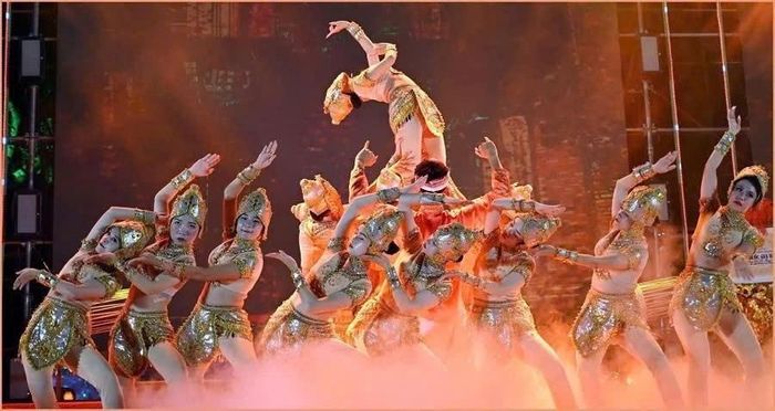 Giữ nghề chạm khắc bạc là góp phần gìn giữ nét văn hóa độc đáo của đồng bào Chăm