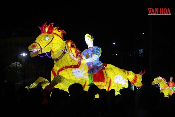 Thông qua mô hình đèn lồng góp phần giúp người trẻ tìm hiểu về lịch sử, văn hóa và những câu chuyện gắn với nguồn cội dân tộc