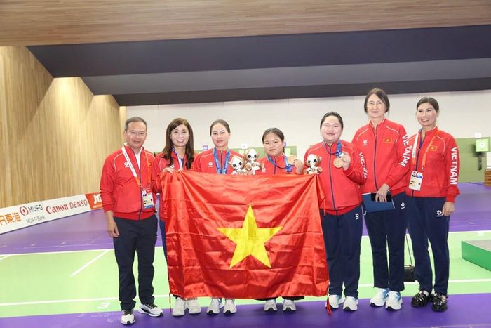 Tấm HCĐ đồng đội nữ là bước khởi đầu thành công của bắn súng Việt Nam tại ASIAD 2026