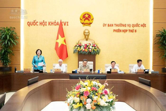 Phó Chủ tịch Quốc hội Nguyễn Thị Hồng điều hành nội dung thảo luận