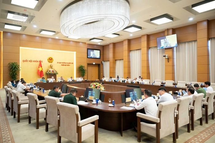 Quang cảnh phiên họp