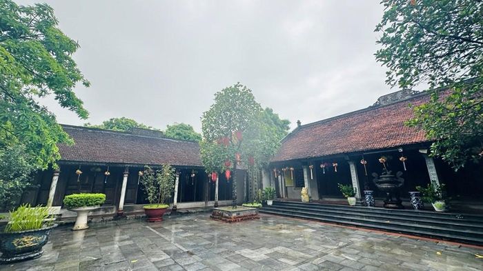 Lịch sử của chùa Sủi không chỉ được nhận diện qua những hiện vật còn lại mà còn gắn với lịch sử Phật giáo và vùng đất Phú Thị