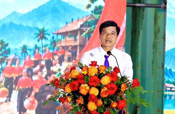 Ông Nguyễn Đình Hùng, Phó Chủ tịch UBND phường Yên Sơn phát biểu tại Lễ công bố