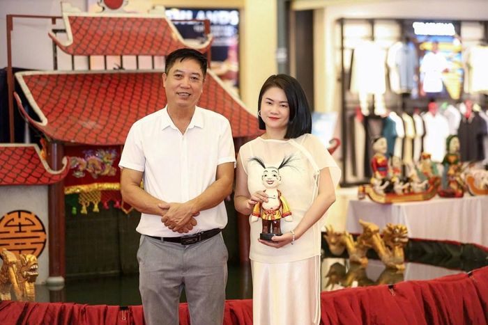Nghệ sĩ rối nước Phan Thanh Liêm và bà Nguyễn Thái Huyền gặp nhau ở ý tưởng tạo không gian cho trẻ em phố thị tiếp cận văn hoá truyền thống