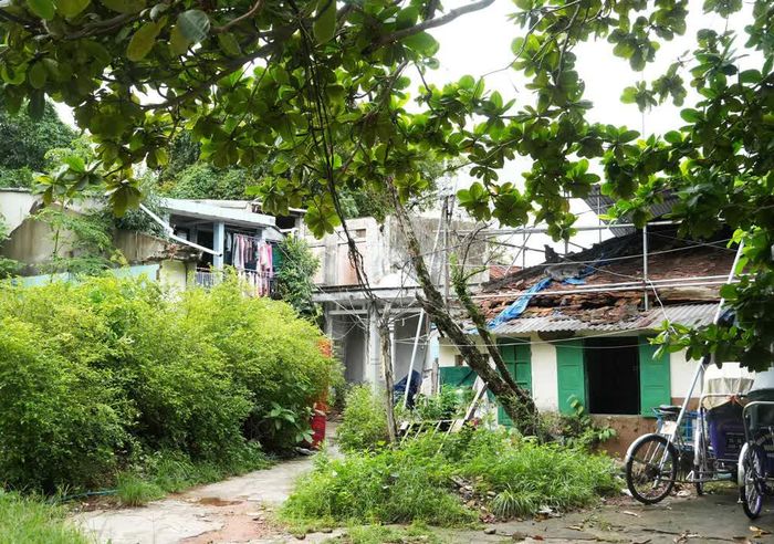 Giải phóng mặt bằng khu vực di tích Khâm Thiên Giám trong Kinh thành Huế, thành phố Huế chưa dứt điểm. Ảnh: Nguyên Lý-TTXVN