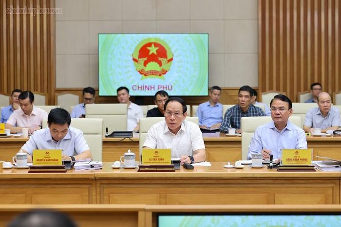 Phó Thủ tướng Nguyễn Văn Thắng; Phó Thủ tướng Lê Tiến Châu; Bộ trưởng, Chủ nhiệm Văn phòng Chính phủ Đặng Xuân Phong tham dự Hội nghị - Ảnh: chinhphu.vn/Nhật Bắc