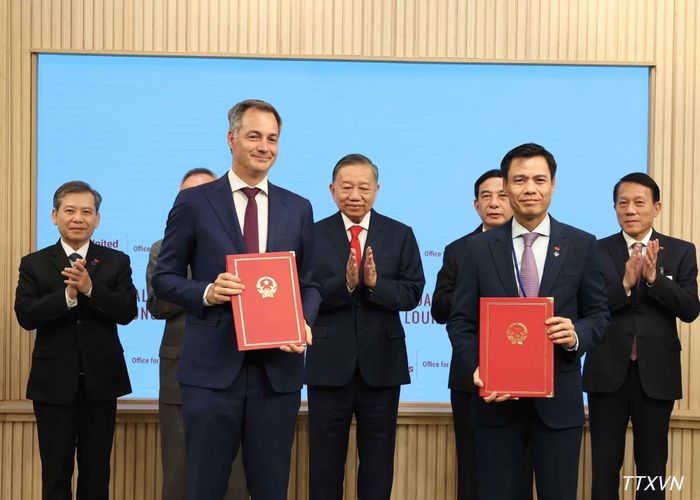 Tổng Bí thư, Chủ tịch nước Tô Lâm chứng kiến lễ trao văn kiện, thỏa thuận hợp tác của Việt Nam với các cơ quan của Liên hợp quốc. (Ảnh: Thống Nhất/TTXVN)
