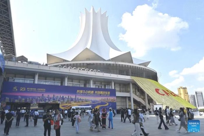 Hội chợ Trung Quốc-ASEAN thu hút đông đảo doanh nghiệp và khách tham quan. (Ảnh: TÂN HOA XÃ)