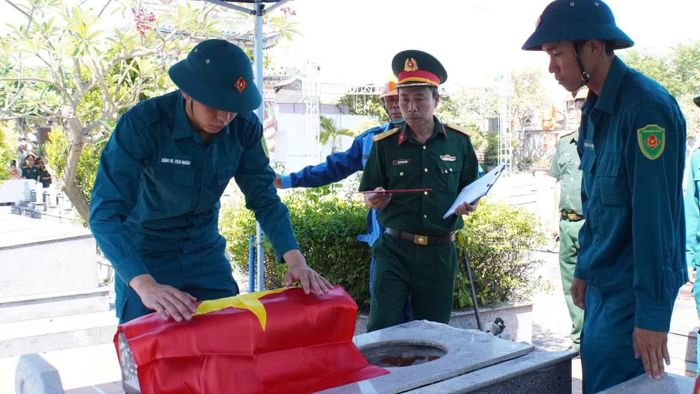 Đà Nẵng hoàn thành lấy mẫu ADN gần 26.000 mộ liệt sĩ. (Ảnh: QUANG CƯỜNG)