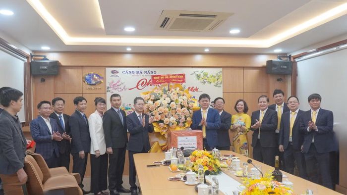 Sự lớn mạnh của Cảng Đà Nẵng không chỉ được đo bằng con số mà còn được khẳng định qua sự quan tâm, đánh giá cao từ các cấp lãnh đạo cao nhất của Trung ương và địa phương. (Ảnh: BẢO KHÁNH)