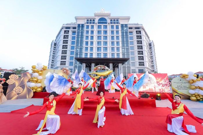 Lễ khai trương khu khách sạn và resort 5 sao Trà Cổ Long Beach. (Ảnh: TP)