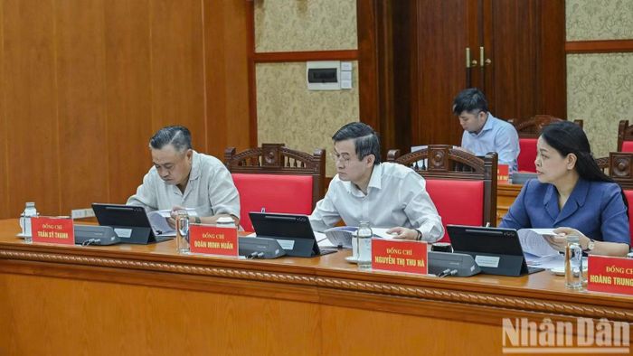 Các đại biểu dự cuộc làm việc. (Ảnh: DUY LINH)