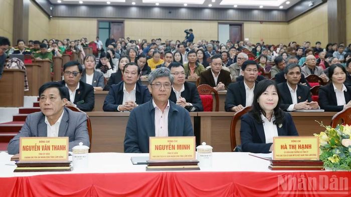 Lãnh đạo tỉnh Lâm Đồng tham dự hội nghị. (Ảnh: BẢO VĂN)