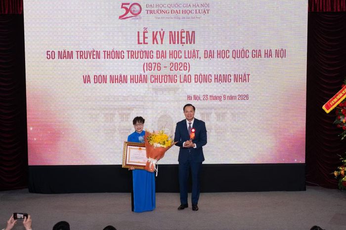 Phó Giáo sư, Tiến sĩ Nguyễn Thị Quế Anh được nhận Huân chương Lao động hạng Ba. (Ảnh: TT)