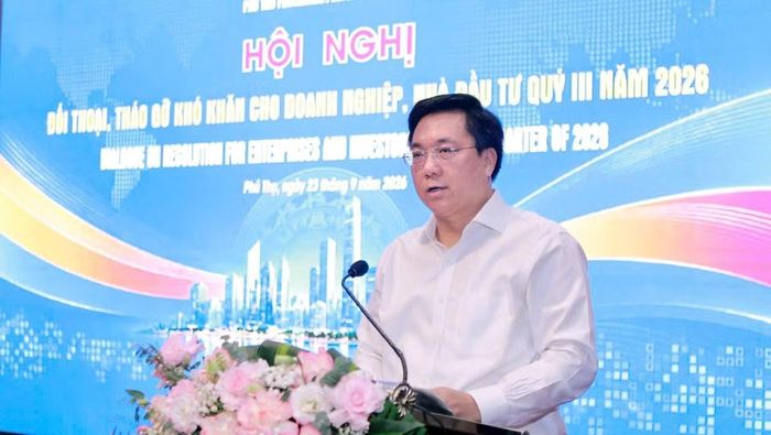 Chủ tịch Ủy ban nhân dân tỉnh Trần Duy Đông phát biểu kết luận. (Ảnh: Hà Hồng Hà)