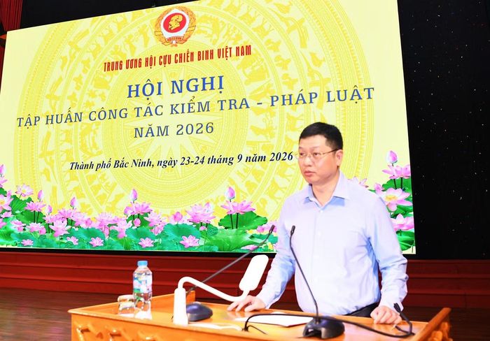 Đồng chí Trần Huy Phương, Phó Bí thư Thành ủy Bắc Ninh, phát biểu tại hội nghị. (Ảnh: MINH SƠN)