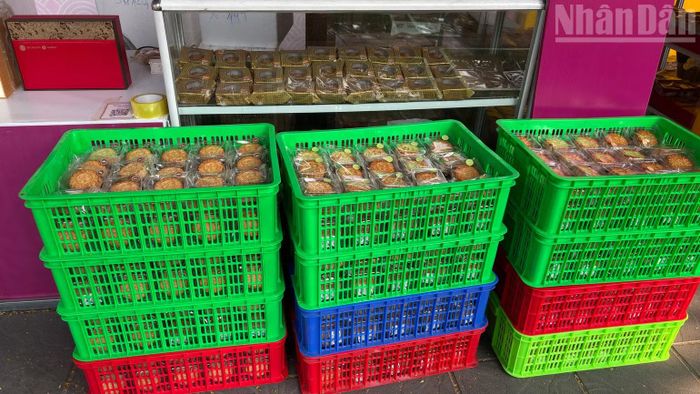 Tăng cường kiểm soát sản phẩm không rõ nguồn gốc, hàng giả, hàng nhập lậu và nguyên liệu, phụ gia thực phẩm không bảo đảm quy định, nhằm phòng ngừa nguy cơ mất an toàn thực phẩm trong dịp Trung thu.