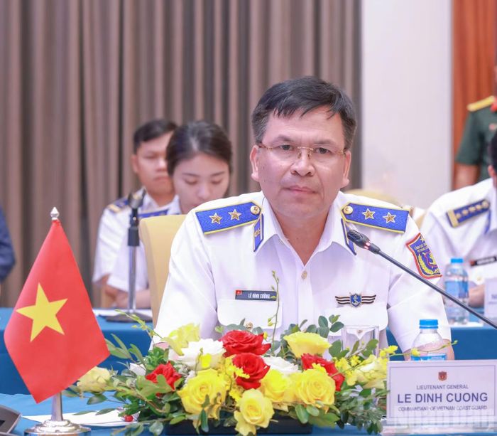 Trung tướng Lê Đình Cường, Tư lệnh Cảnh sát biển Việt Nam, phát biểu giao nhiệm vụ.