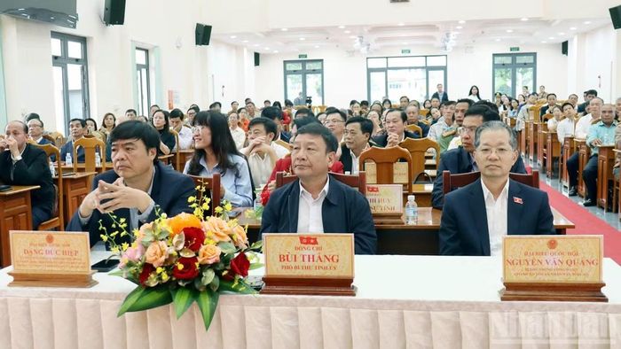 Đồng chí Nguyễn Văn Quảng và lãnh đạo tỉnh Lâm Đồng dự hội nghị. (Ảnh: BẢO VĂN)