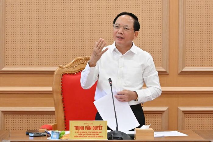 Đồng chí Trịnh Văn Quyết kết luận hội nghị. (Ảnh: THỦY NGUYÊN)