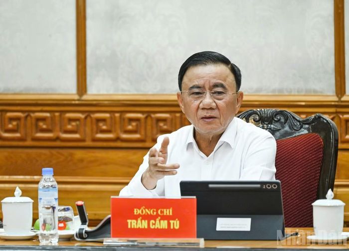 Đồng chí Thường trực Ban Bí thư đề nghị phân công rõ trách nhiệm giữa các cơ quan, đơn vị tham gia; phối hợp chặt chẽ trong quá trình triển khai, vận hành hệ thống. (Ảnh: DUY LINH)