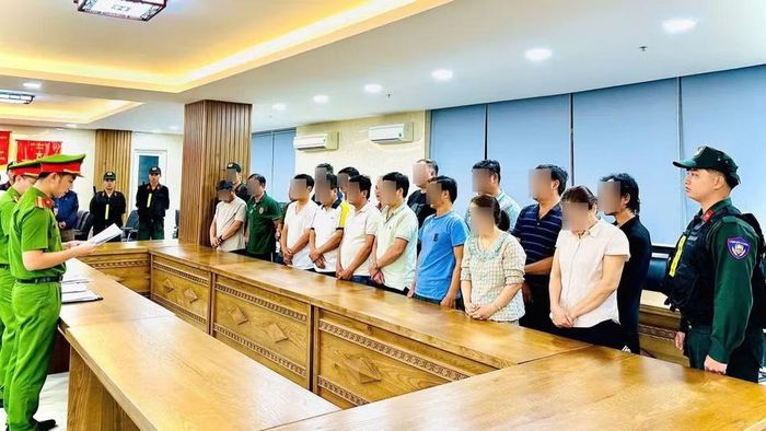 Các đối tượng liên quan vụ việc tại thời điểm bị bắt. (Ảnh: Công an cung cấp)