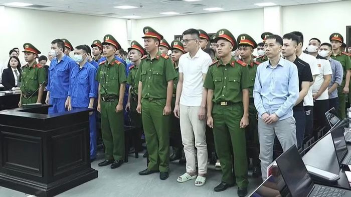 Các bị cáo tại phiên tòa. (Ảnh: M.H)