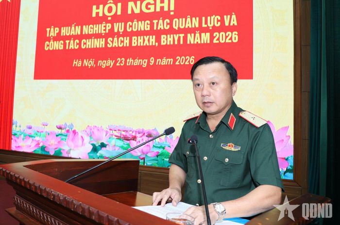 Thiếu tướng Phùng Ngọc Sơn phát biểu chỉ đạo.