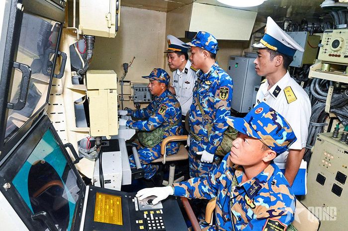 Kiểm tra công tác phối hợp huấn luyện tại Tàu 380.