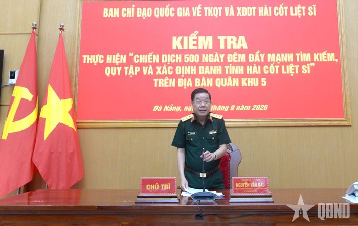 Thượng tướng Nguyễn Văn Gấu phát biểu tại buổi kiểm tra.