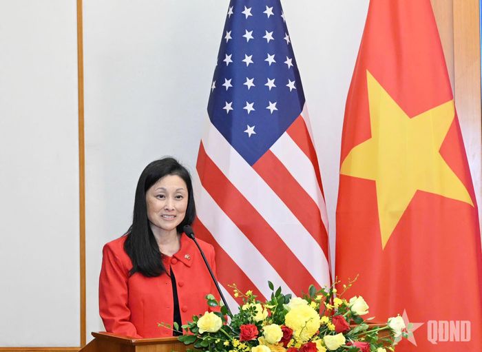 Đại sứ Jennifer Wicks cho rằng khắc phục hậu quả chiến tranh là một trong những trọng tâm hợp tác giữa Hoa Kỳ và Việt Nam.